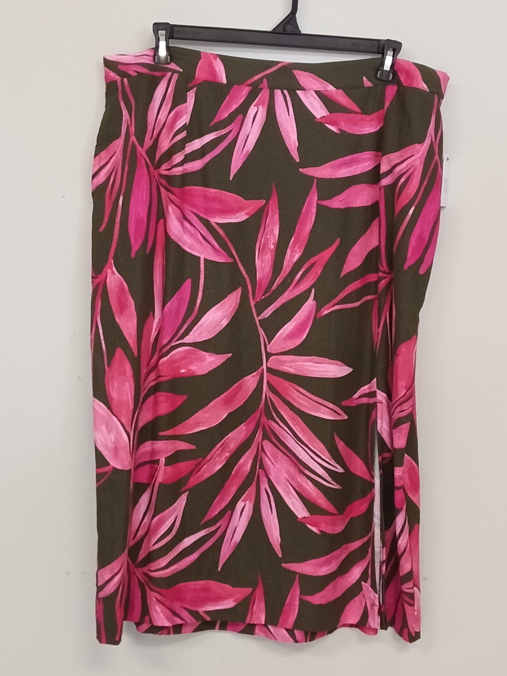 NWT Time And Tru 3X Linen Blend Pink Leaf Midi Pull On Skirt Tropical Resort